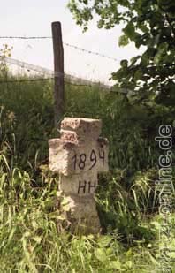 Tuffsteinkreuz - Marterl in Kleinseeham - 2000