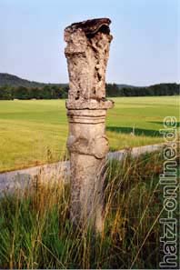 Tuffsteinsule - Marterl bei Strzlham - Aufnahme ca. um 1980